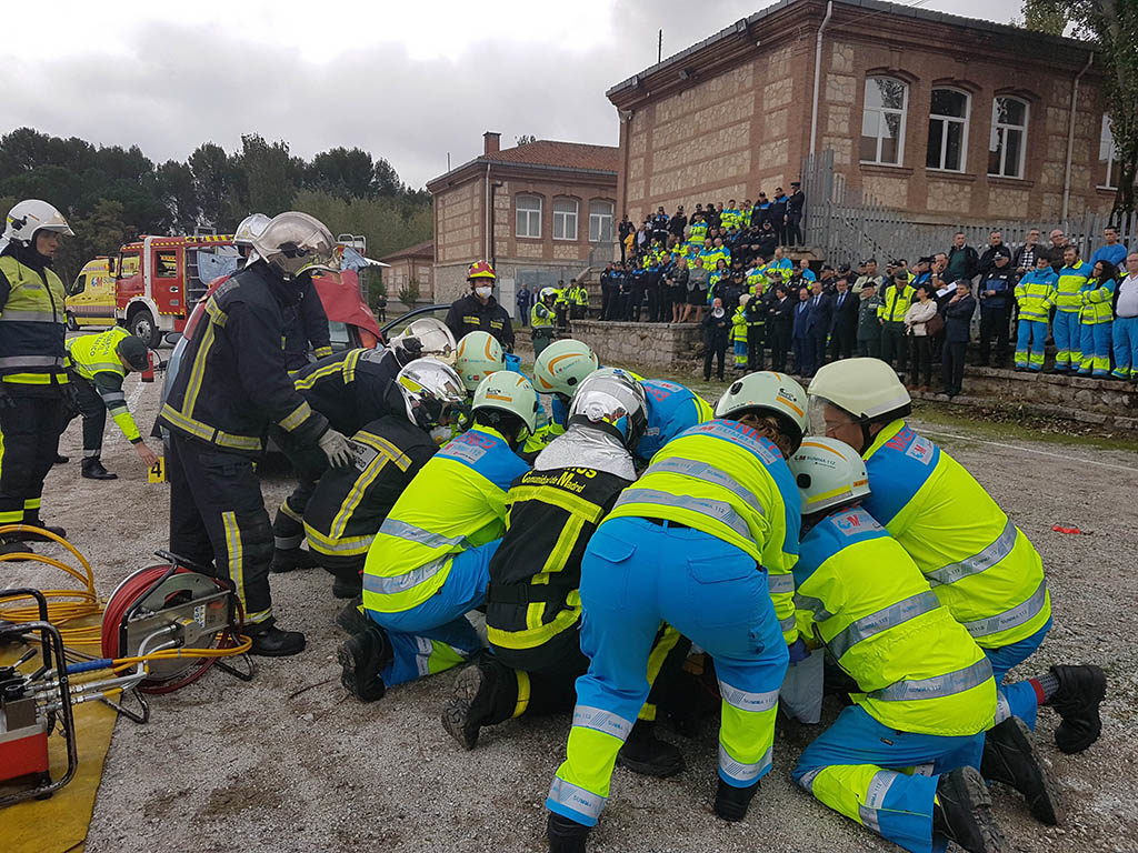 policías y efectivos de emergencias