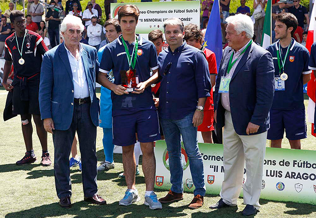 Memorial-Luis-Aragonés_FINAL_Enrique-Díaz-Alcobendas-Trofeo-Marca-Mejor-Jugador