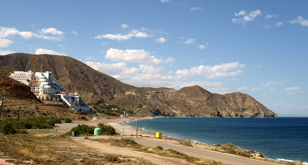 Playa de Algarrobico en Almería (2008) © Catalina Gracia Saavedra