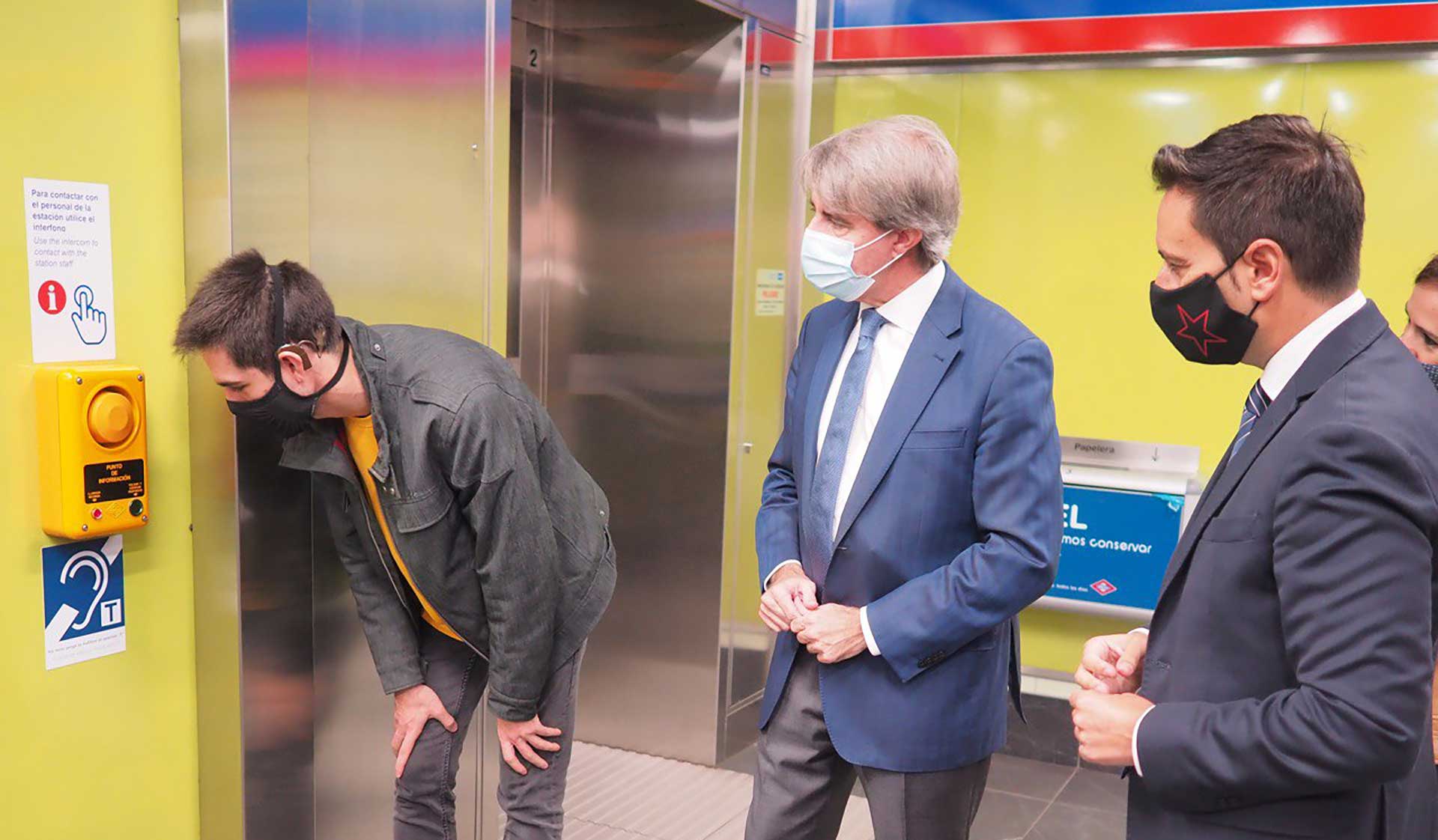Metro facilita la comunicación de personas con discapacidad auditiva ...