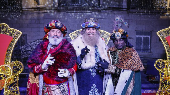 reyes magos cabalgata COL